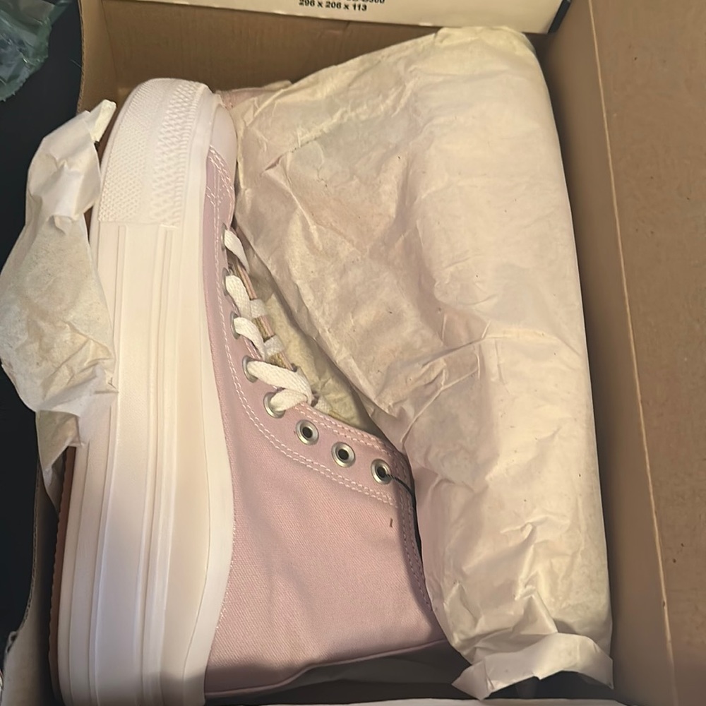 -Rare- size 7 Pale Amethyst- NEW IN BOX- converse chuck taylor All-star Platform